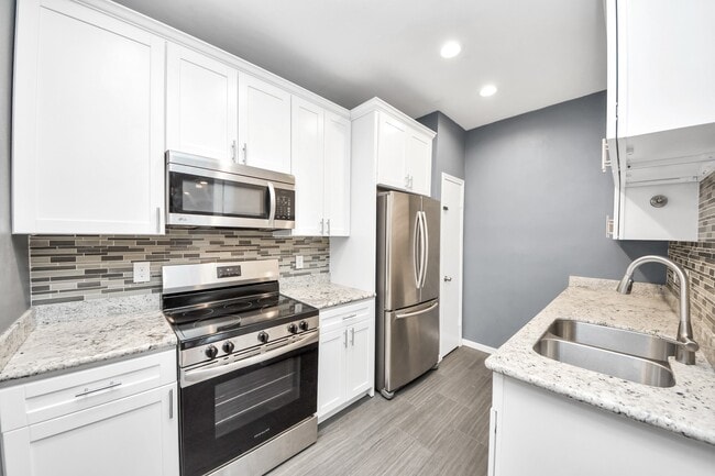 Building Photo - 2874 Holly Hall St