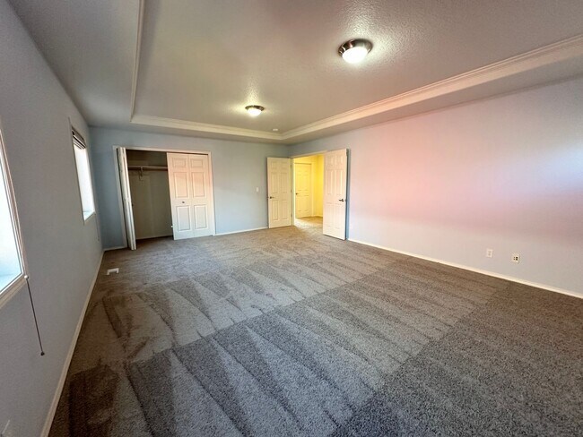 Building Photo - 4 Bedroom Bethany Home with Office on Main Level!