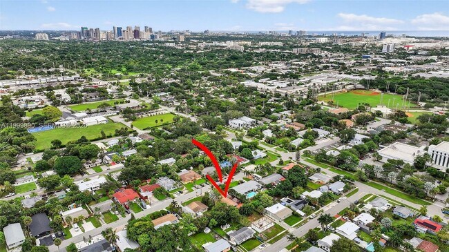 Building Photo - 920 SW 30th St