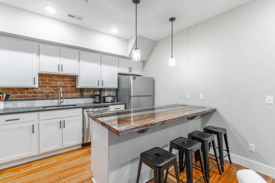 Building Photo - 1108 McCallie Ave