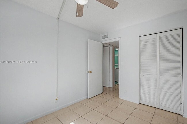 Building Photo - 3764 SW 60th Terrace