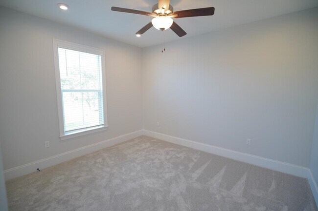 Building Photo - 3846 Arbor Dr