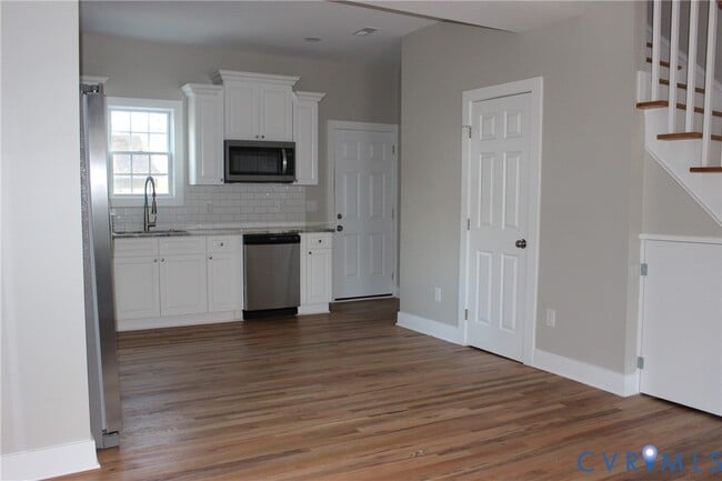 Building Photo - 1130 W High St