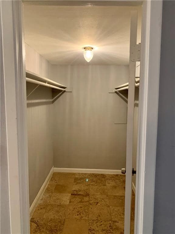 Building Photo - 2400 Jarratt Ave