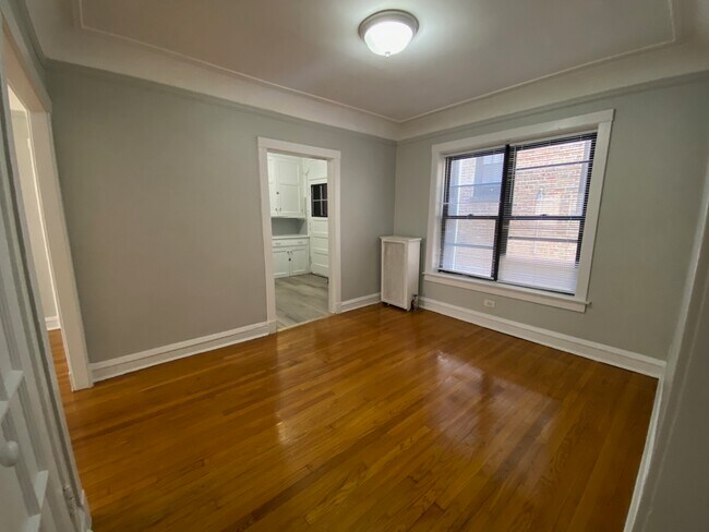 Building Photo - 6514 N Glenwood Ave