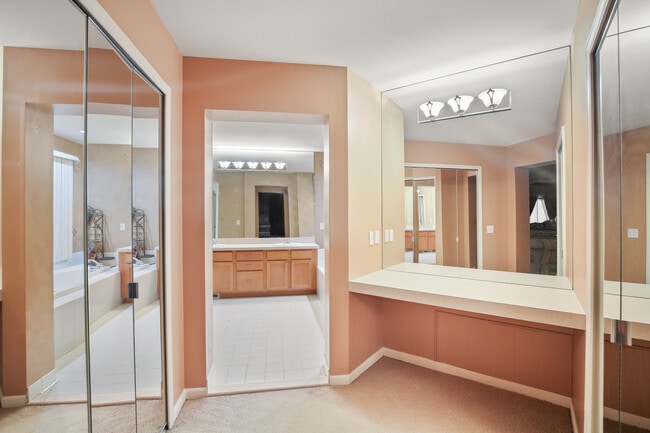 Building Photo - 6569 Whispering Woods Dr