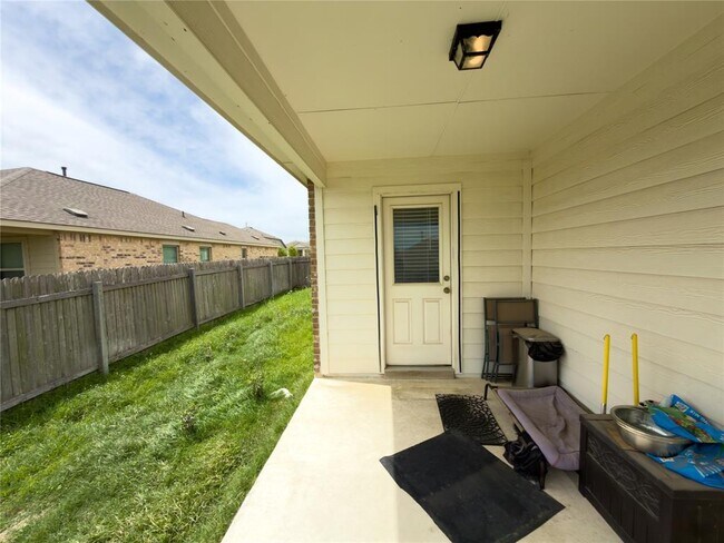 Building Photo - 21417 Wilmiller Ln