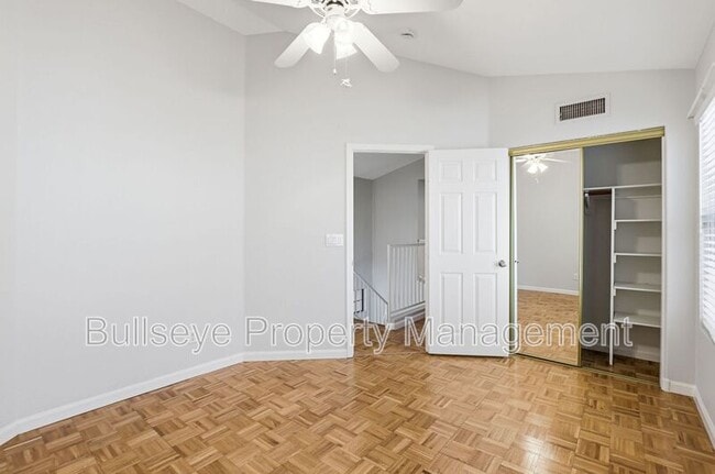 Building Photo - 4566 W Shannon St