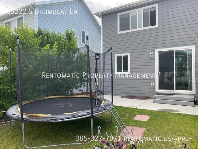 Building Photo - 15222 Drumbeat Ln