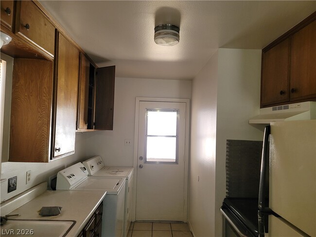 Building Photo - 629 E Pecos Way