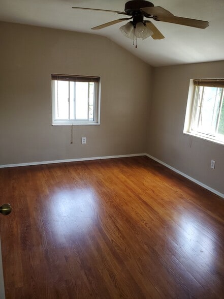 Building Photo - 251 Sebring Ave