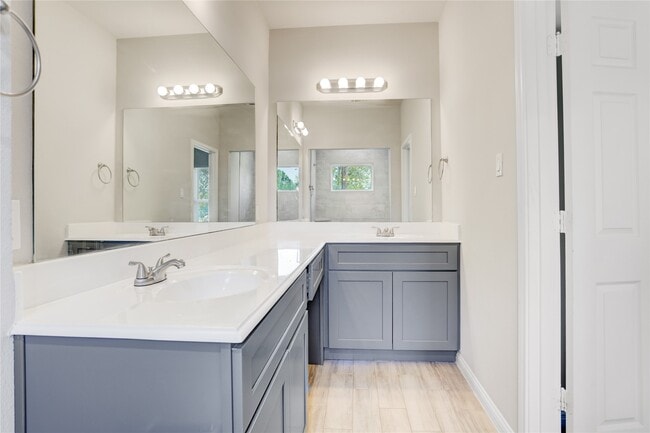 Building Photo - 1045 Marcolin St