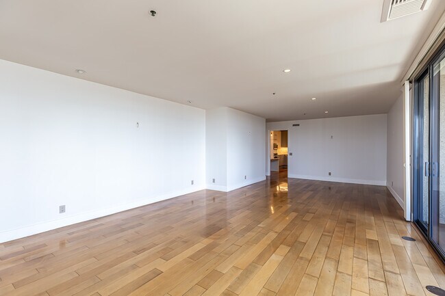 Living Room - 700 Front St