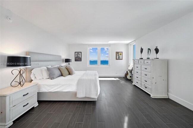 Building Photo - 2301 Collins Ave