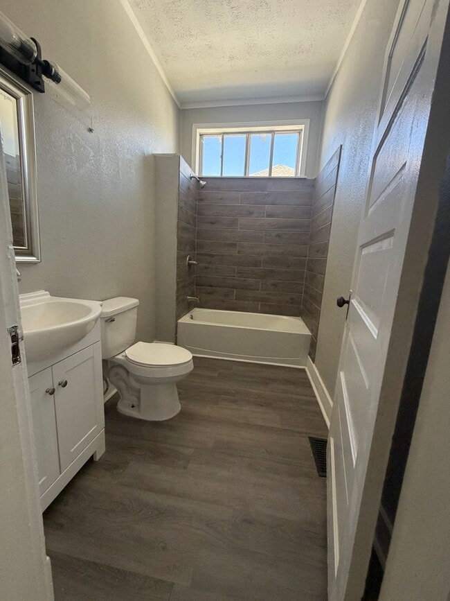 Building Photo - Deposit Special! You're Home Awaits