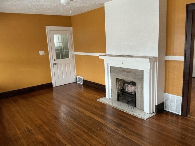 Building Photo - 3428 W 117th St