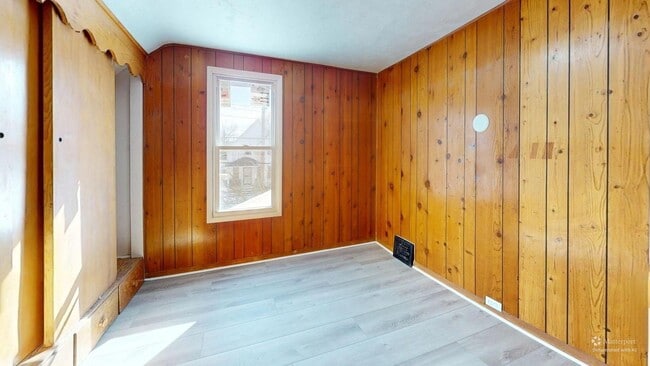 Building Photo - Slavic Village - 4 Bedroom - Single Family Home