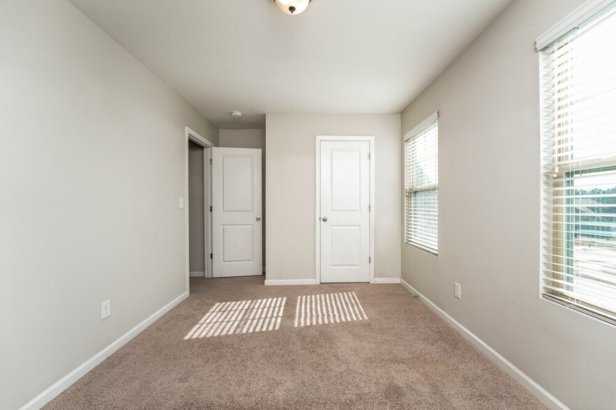 Building Photo - 4059 Clay Ct SE