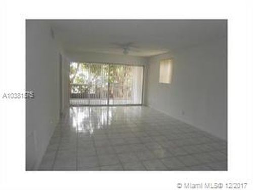 Building Photo - 2832 Fillmore St