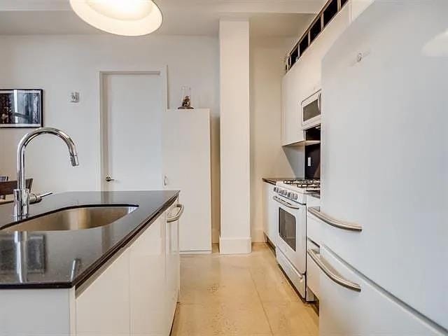 Building Photo - 8 Erie St