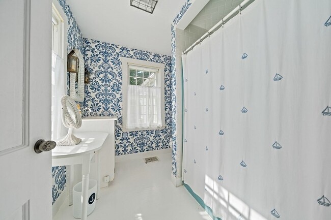 Building Photo - 154 Edward Foster Rd