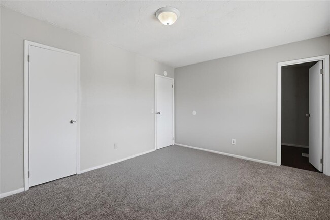 Building Photo - 905 Craig Dr
