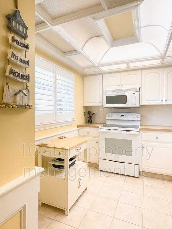 Primary Photo - 10350 Imperial Point Dr W