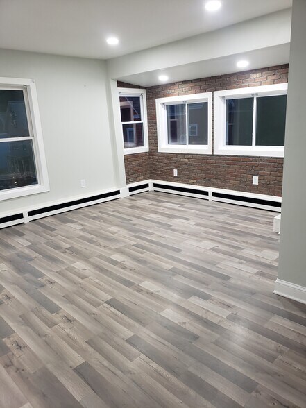 Living Room - 46 Dennis St