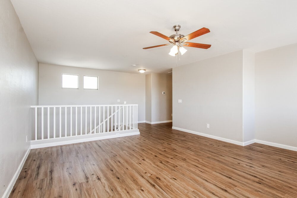 Building Photo - 6736 W Desert Ln