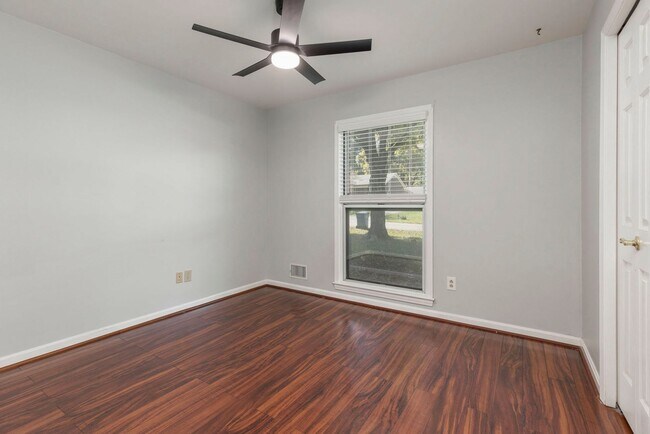 Building Photo - 1211 Meadowridge Trail