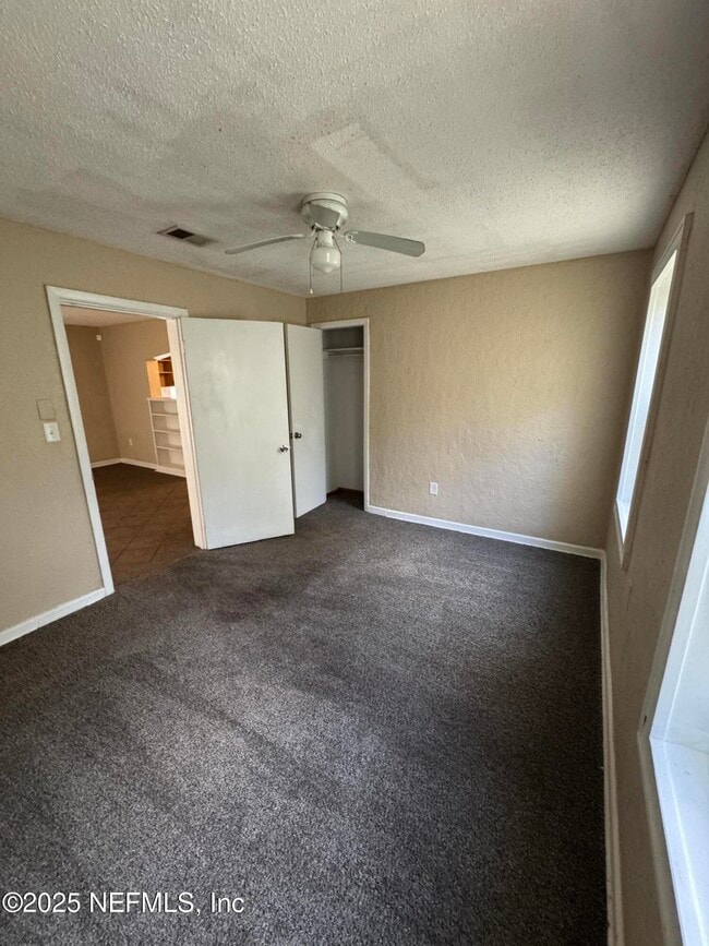 Building Photo - 1817 Lakewood Rd