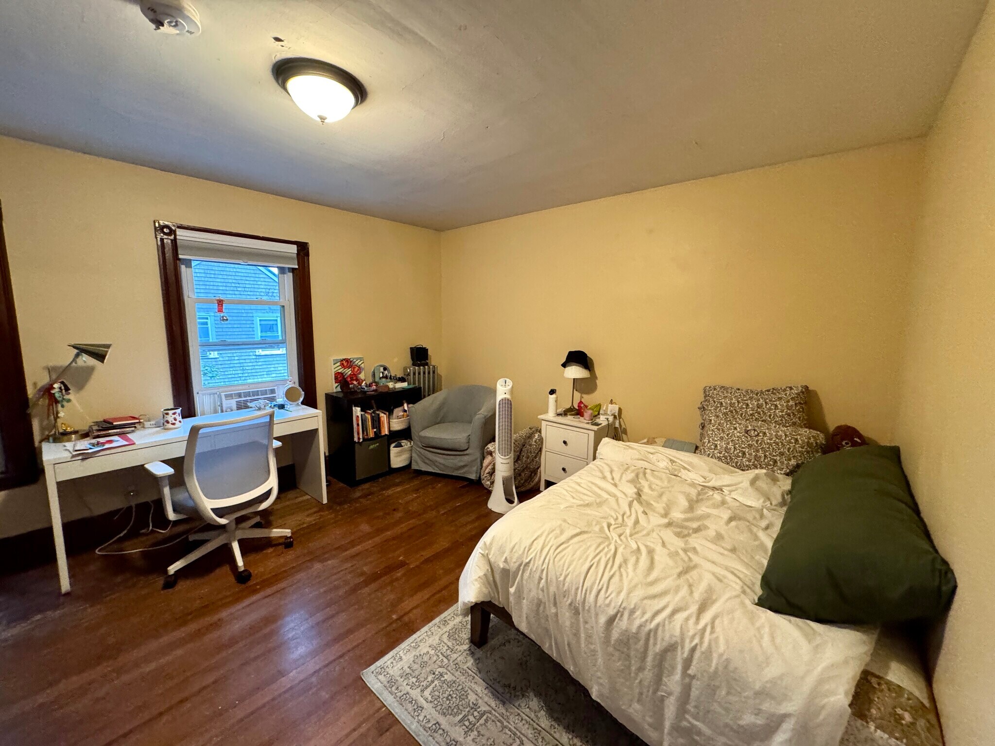 Building Photo - 195 College Ave