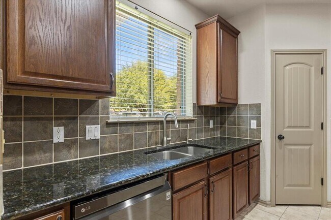 Building Photo - 1509 Greenside Dr
