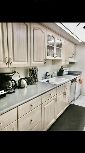 KITCHEN - 18041 Biscayne Blvd