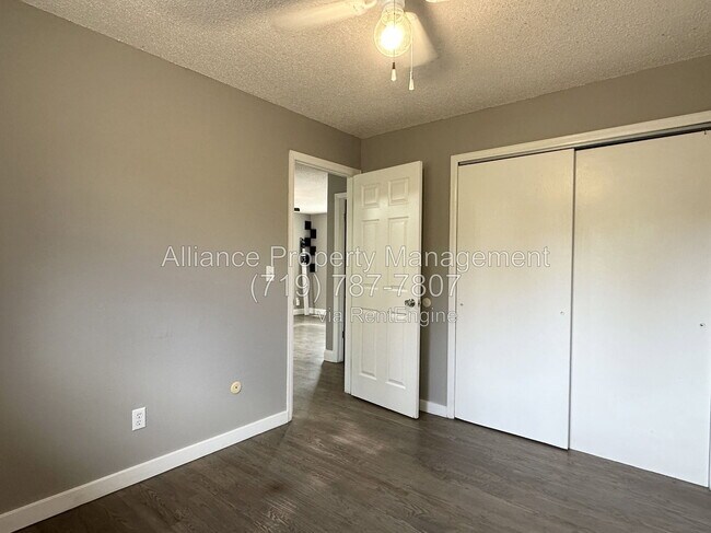 Building Photo - 1250 Chiricahua Dr