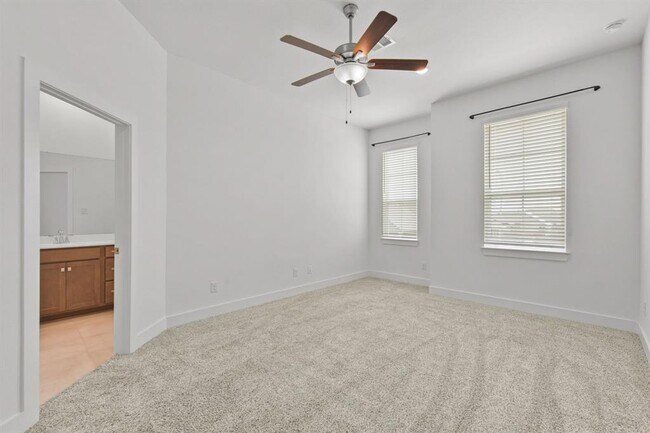 Building Photo - 21118 Garden Palm Dr