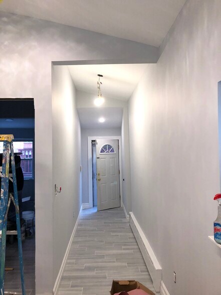 Building Photo - 203 Avenue Z