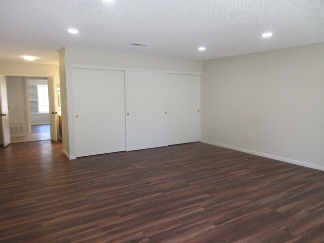 Building Photo - 18715 Braemore Rd