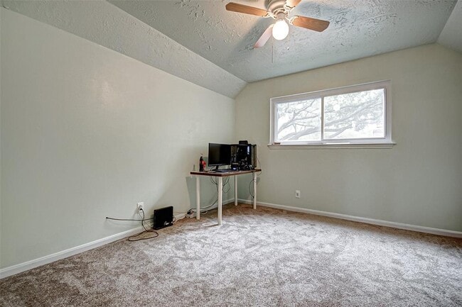 Building Photo - 9623 Philmont Dr