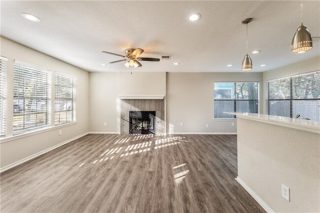 Building Photo - 7004 Riverton Dr