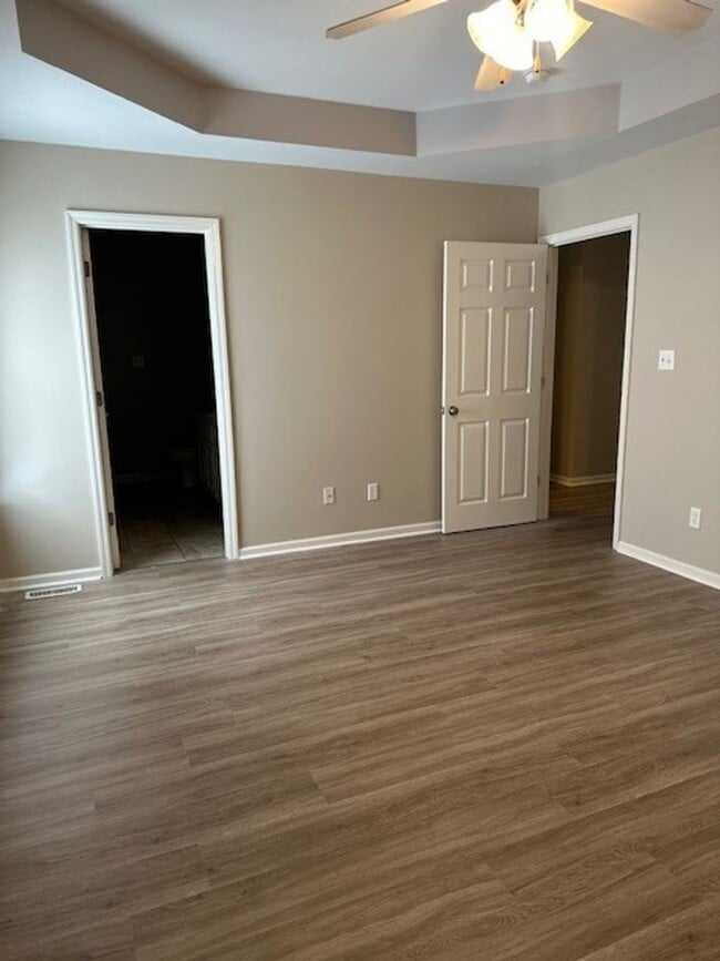 Building Photo - 305 Towbridge Ln