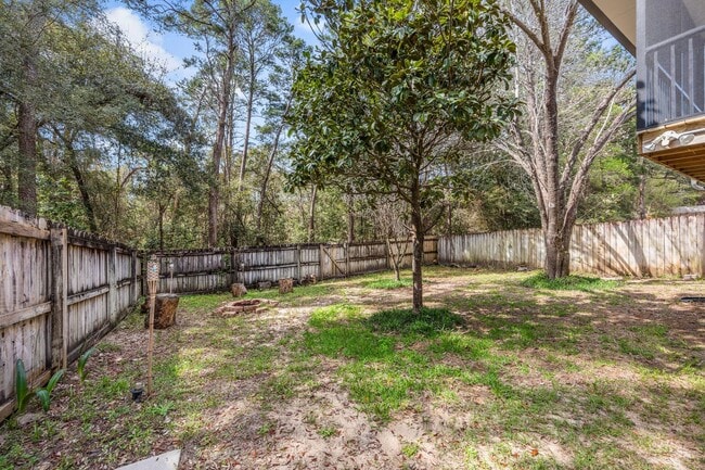 Building Photo - Updated home in convenient location!!