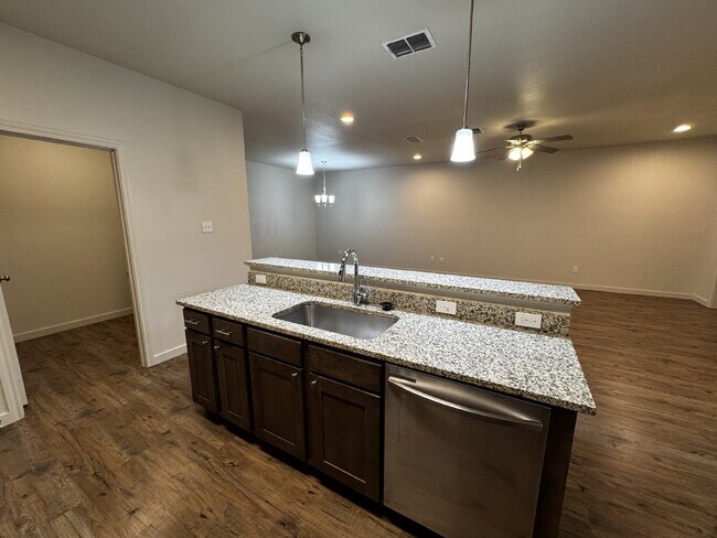 Building Photo - **MOVE IN SPECIAL** Townhome Located South Of Town Near Cooper Elementary