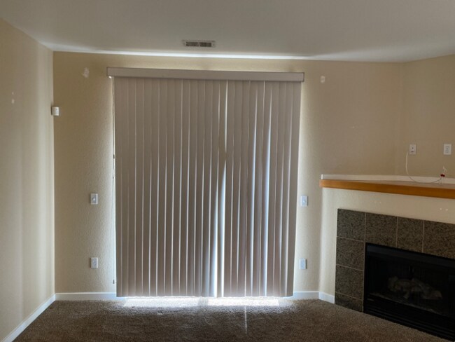 Building Photo - Beautiful 2BD/2BA Condo with Garage in Par...