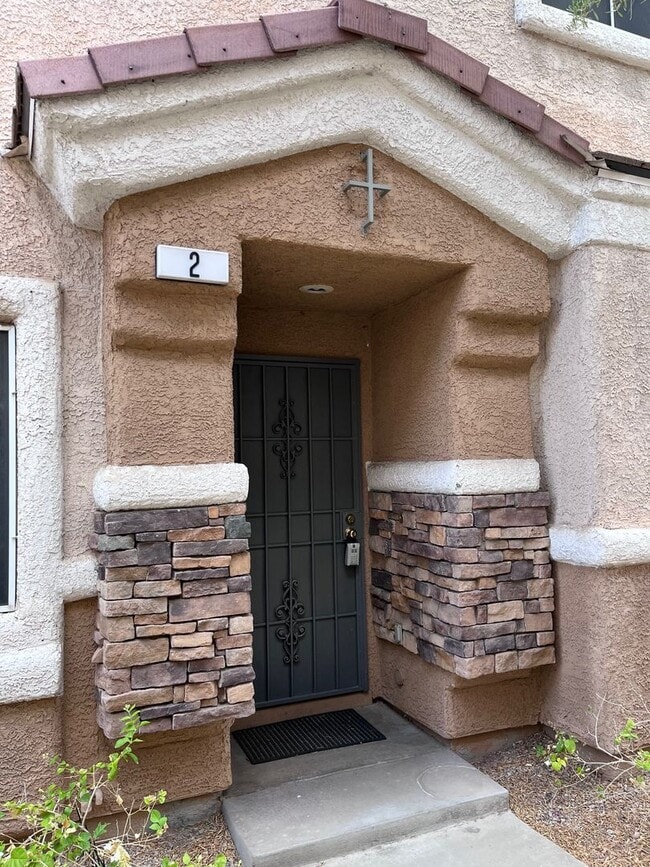 Building Photo - Henderson - 3 Bedroom Townhome w/2 car garage