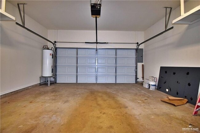 Building Photo - 1104 Rio Balsas St