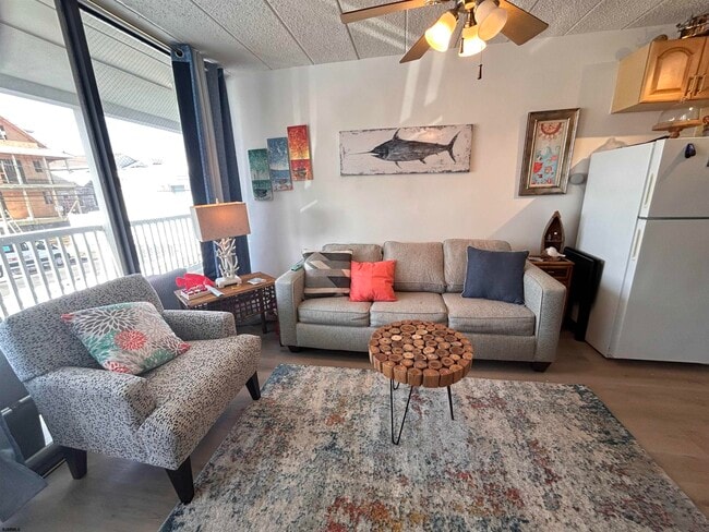 Building Photo - 9415 Pacific Ave