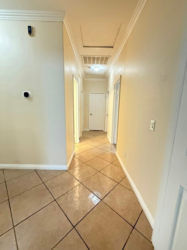 Building Photo - 1175 Sykes Dr