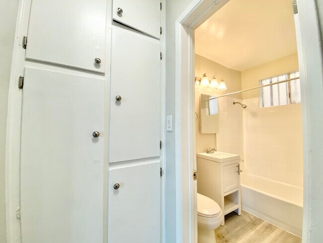 Building Photo - 8911 S Figueroa St