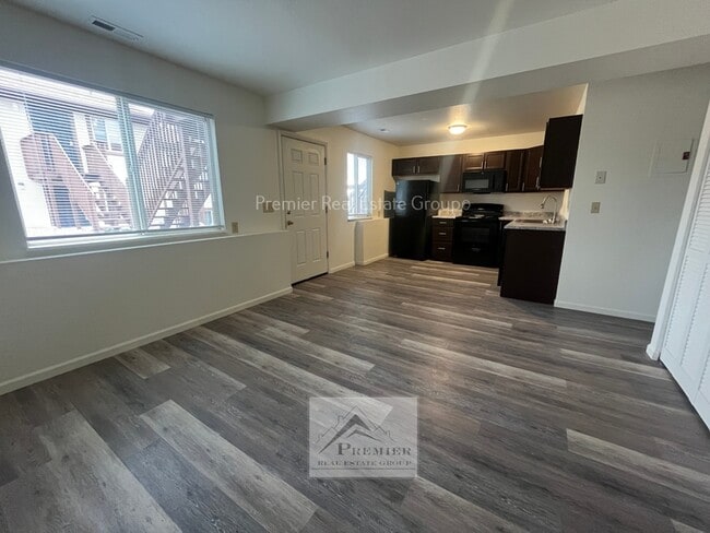 Building Photo - 1013 Western Dr